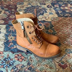 Tan Lace-Up leather Boots with Zipper size 38